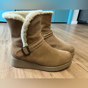 Sonoma tan leather lined side buckle  women’s heel boots Size 10